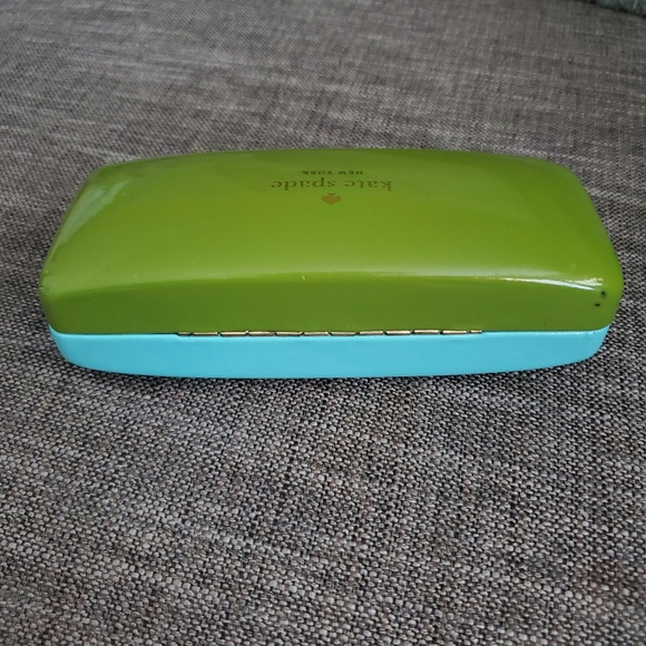 Kate Spade two-tone clamshell sunglasses case - Picture 3 of 12